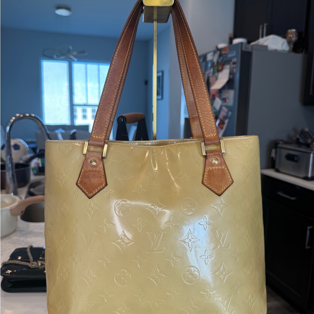 Louis Vuitton Vernis GUC Yellow Patent Leather Tote Bag with Brown Handles
